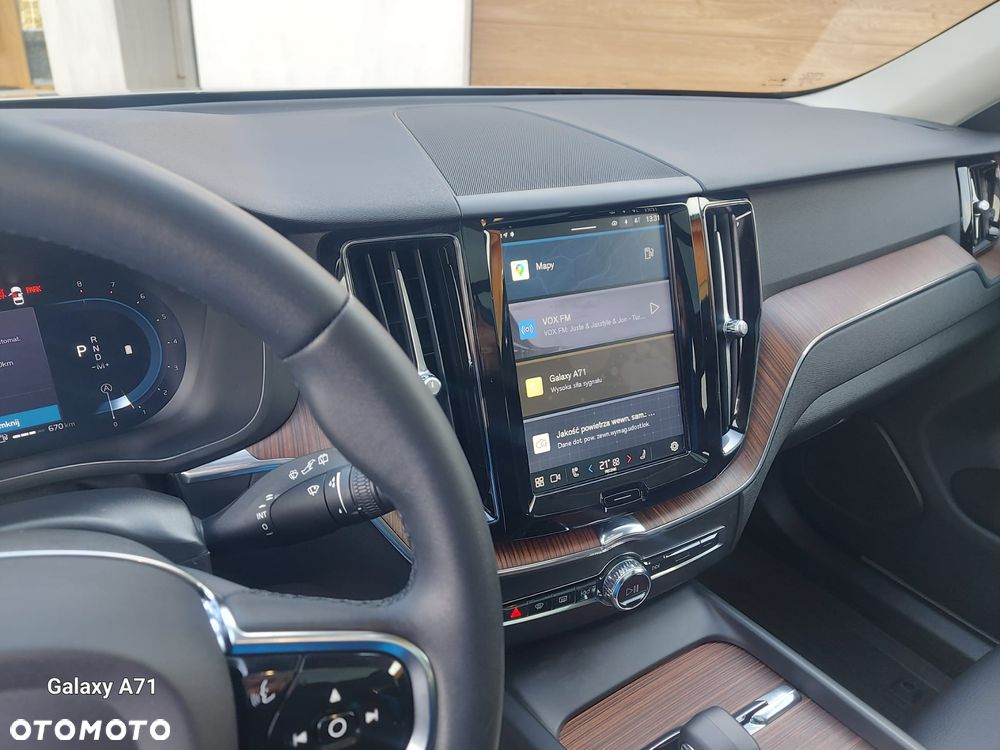 Volvo XC 60 B5 B AWD Plus Dark - 8