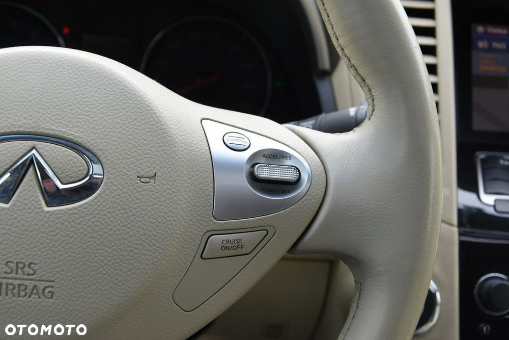 Infiniti FX - 28