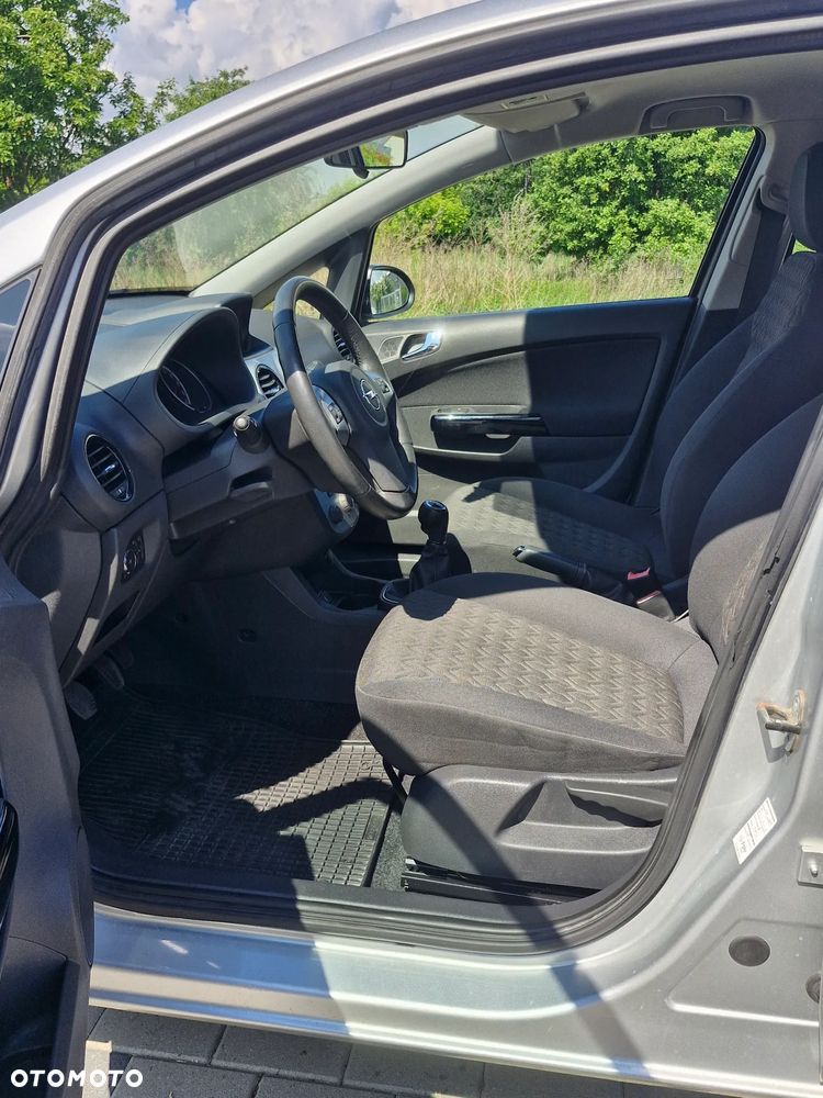 Opel Corsa 1.4 16V Active - 10