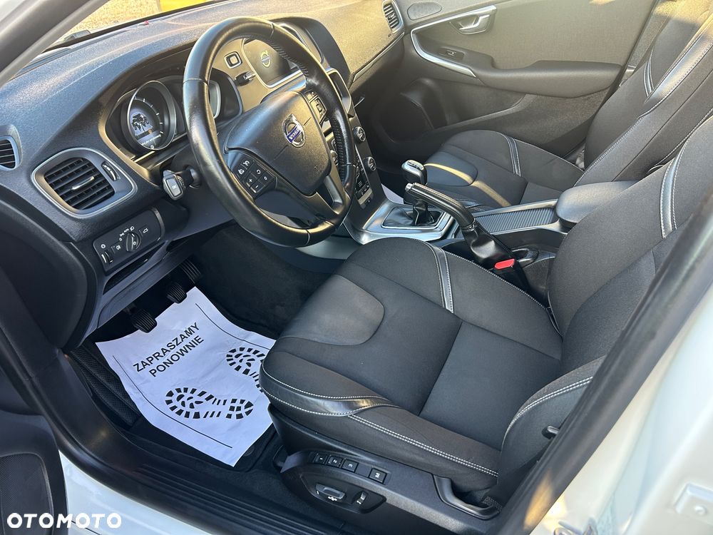 Volvo V40 D2 Kinetic - 9