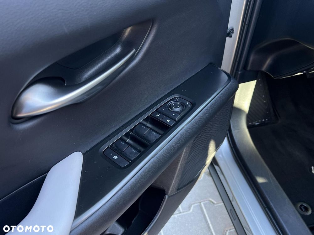 Lexus UX 300h F Sport Design - 10
