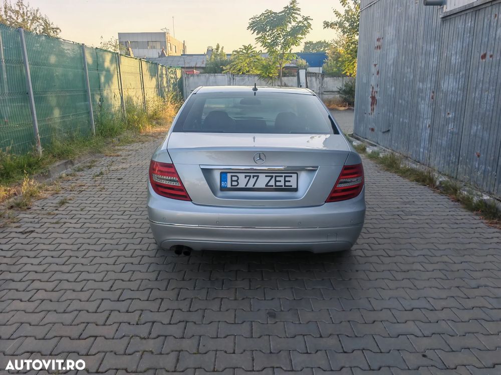 Mercedes-Benz C 180 CGI BlueEFFICIENCY - 2