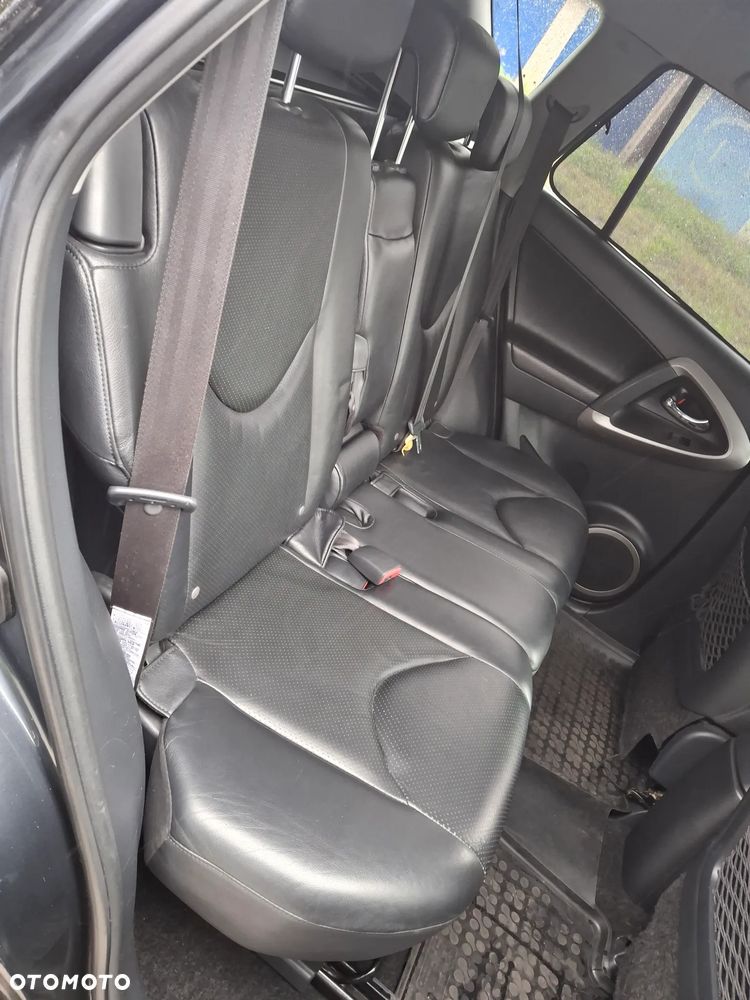 Toyota RAV4 - 17