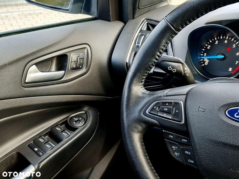 Ford Escape 2.0 EcoBoost AWD Titanium - 23