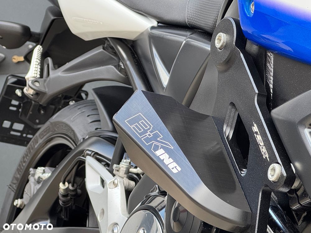 Suzuki GSX - 6