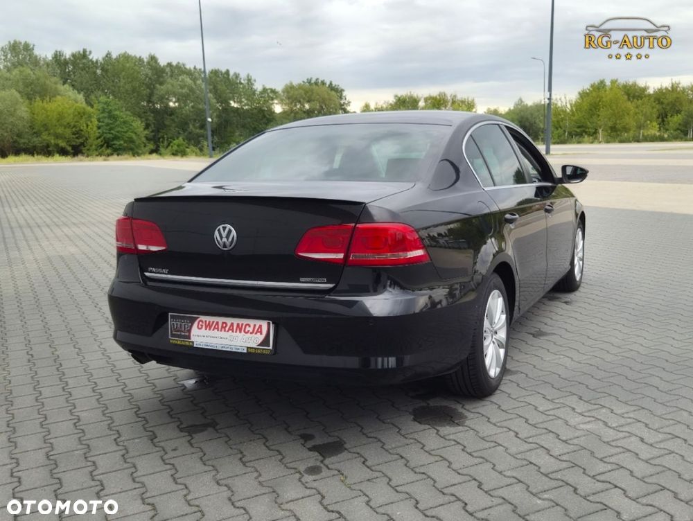 Volkswagen Passat - 33