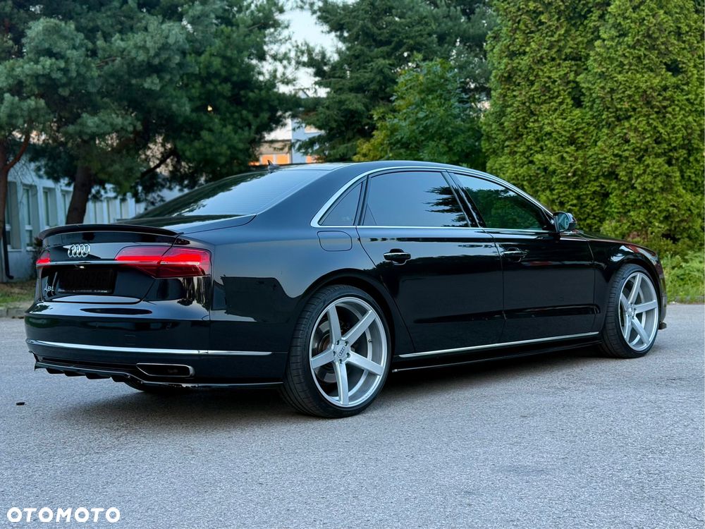 Audi A8 - 4