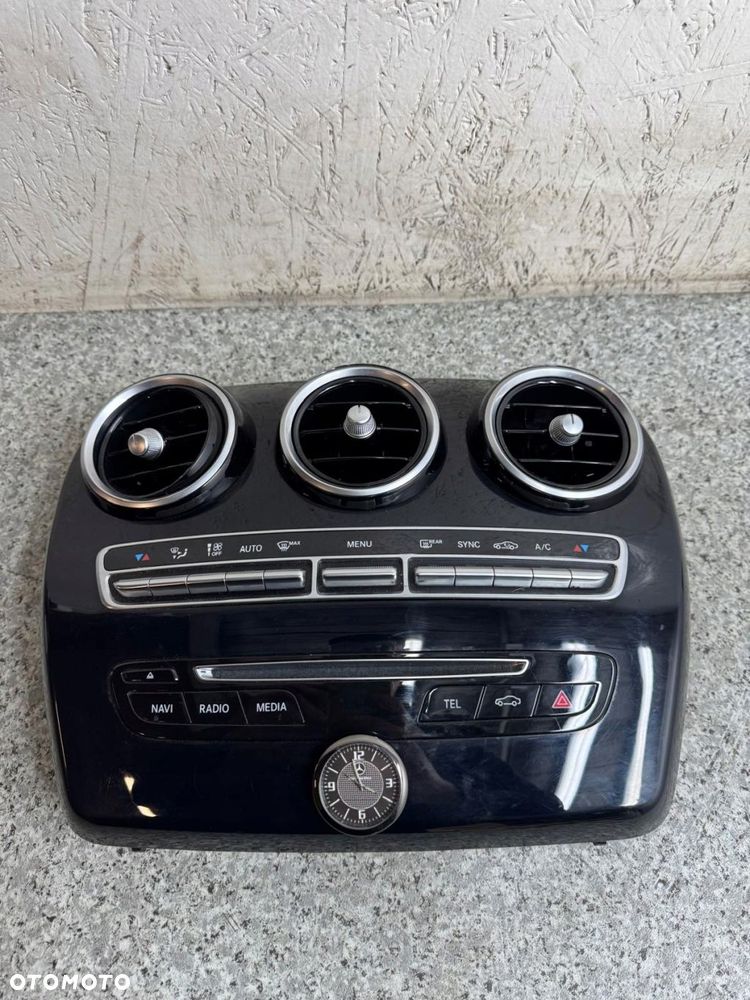 panel klimatyzacji nawigacji radia mercedes c klasa w205 2014-2021 - 2