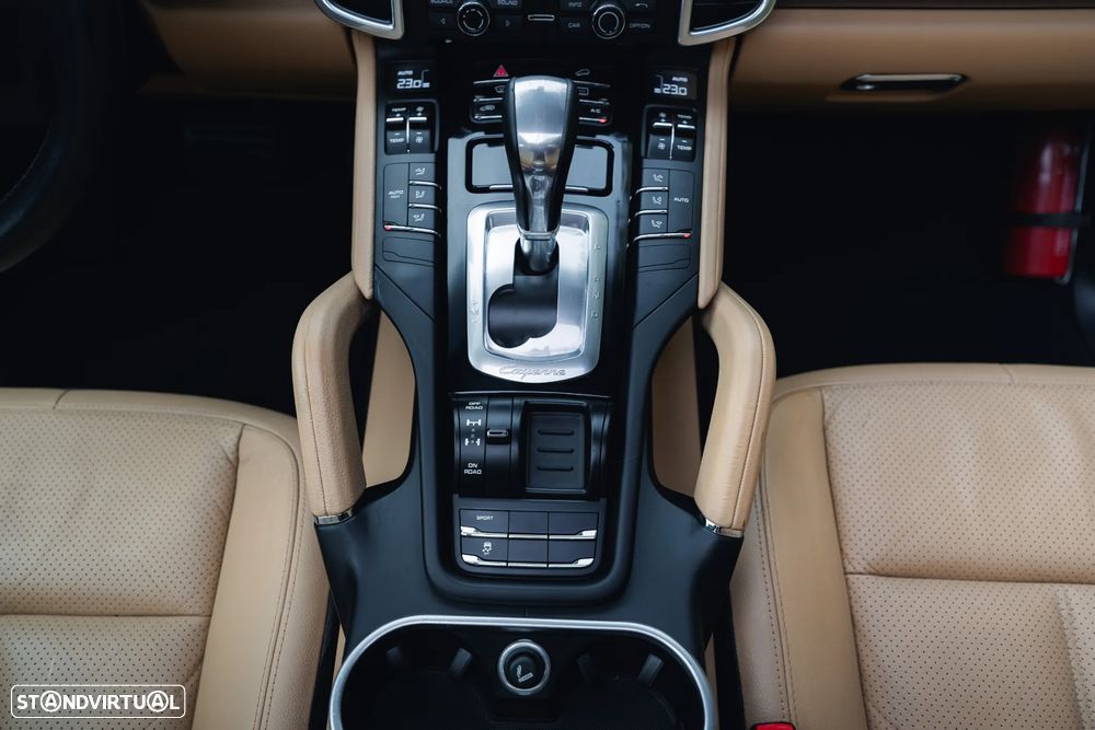 Porsche Cayenne - 36