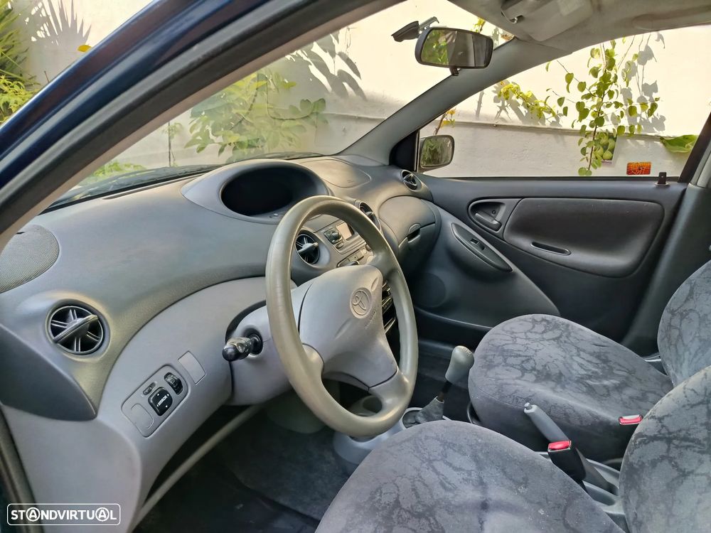 Toyota Yaris 1.0 Sol - 4