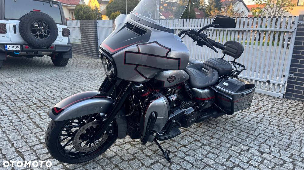 Harley-Davidson Touring Street Glide - 4