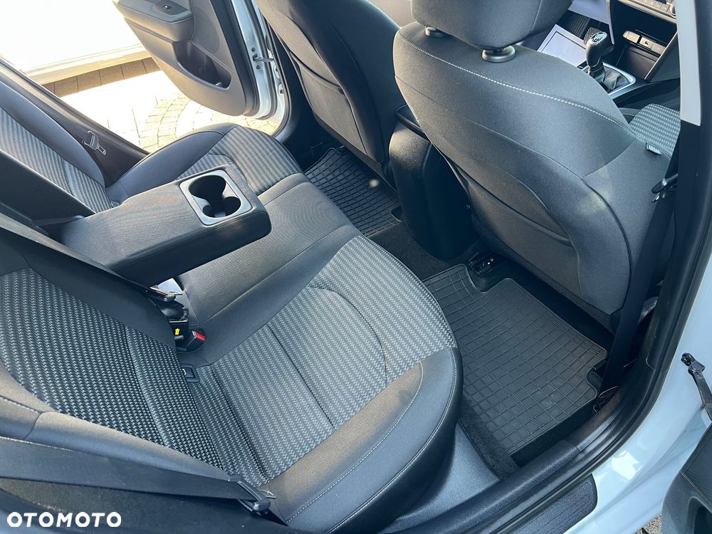 Kia Ceed 1.5 T-GDI M - 20