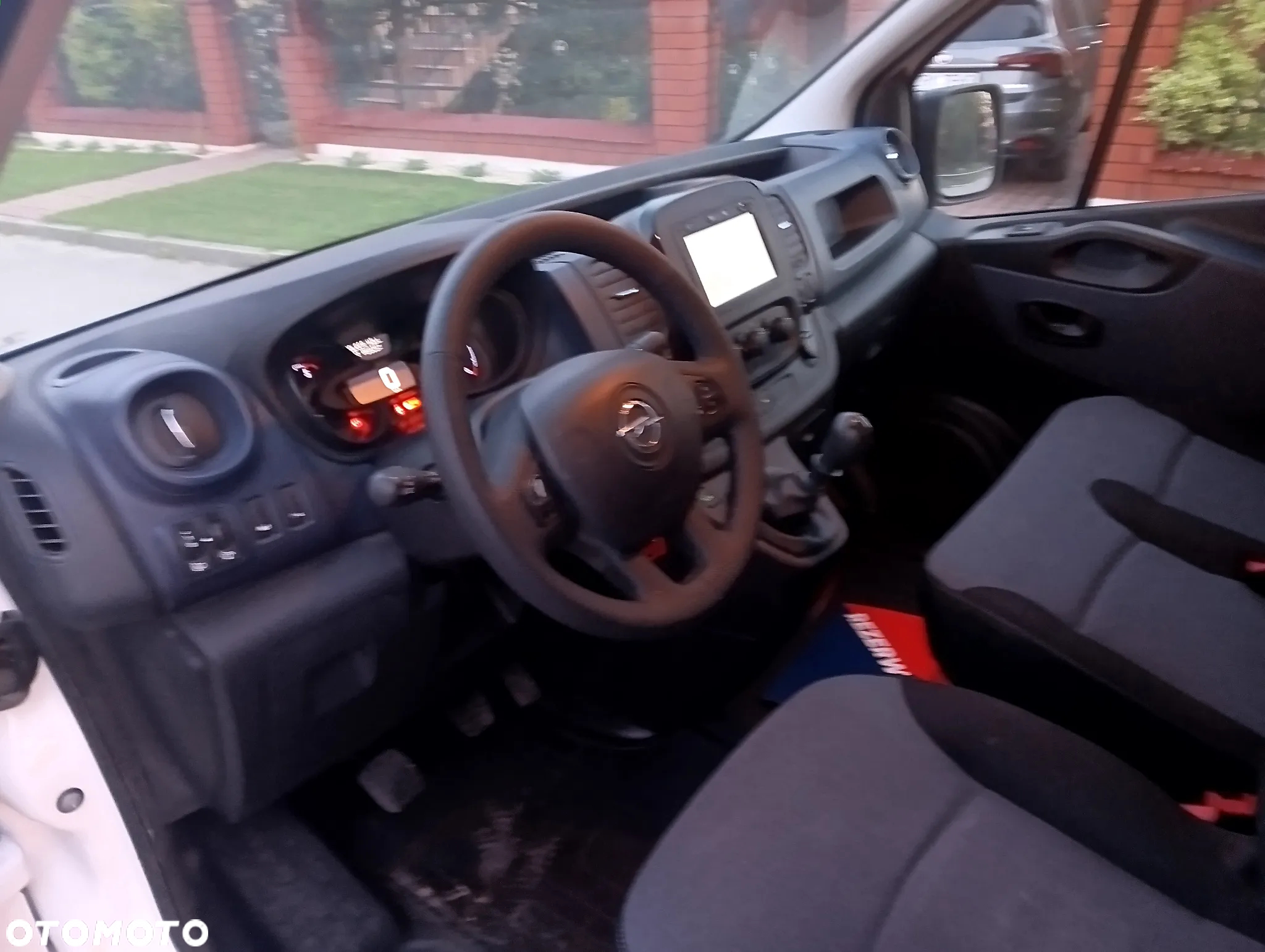 Opel Vivaro - 9
