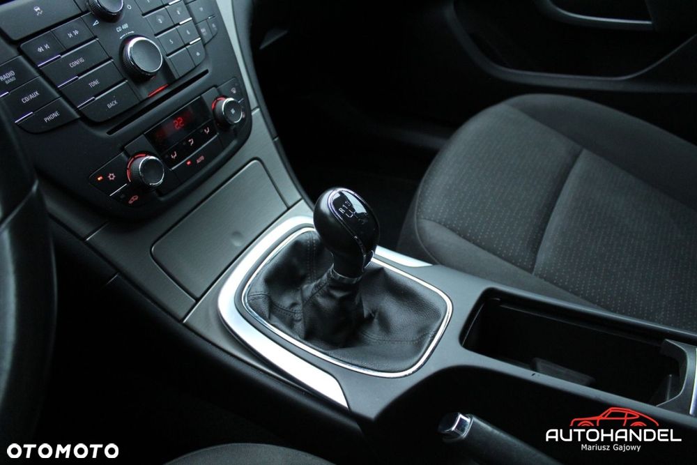 Opel Insignia - 17