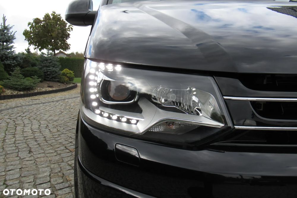 Volkswagen Multivan - 15