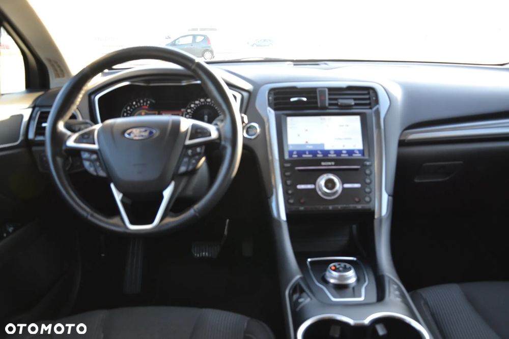 Ford Mondeo - 12
