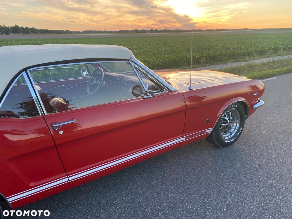 Ford Mustang - 18