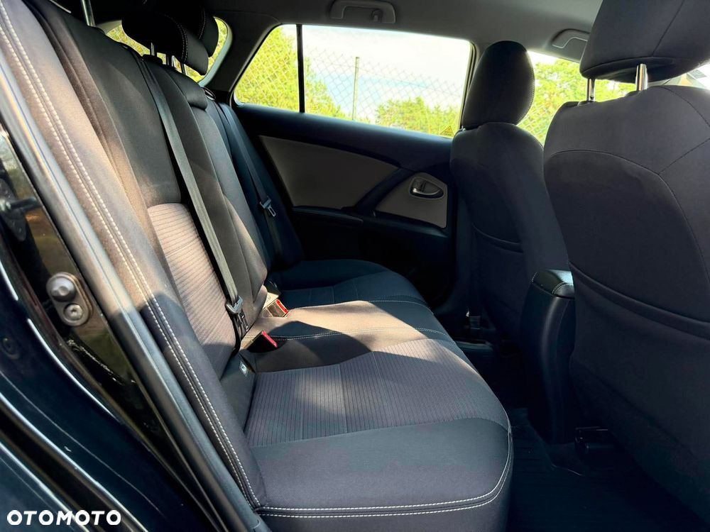 Toyota Avensis 1.8 Premium MS - 28