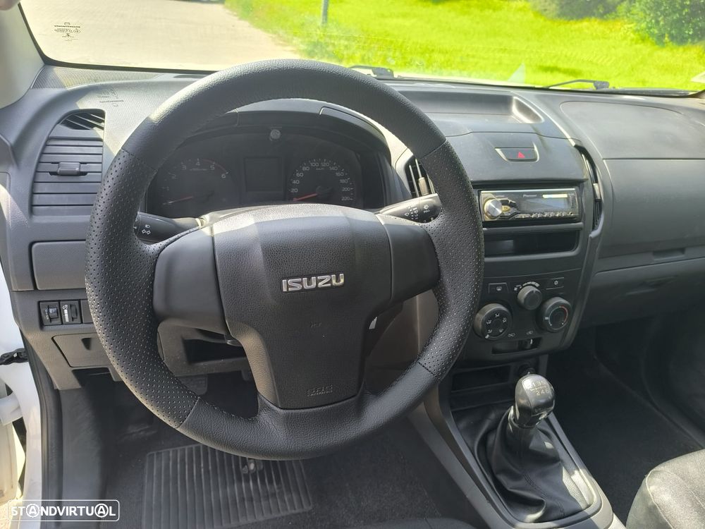 Isuzu D-Max 4X4 3 Lug - 11