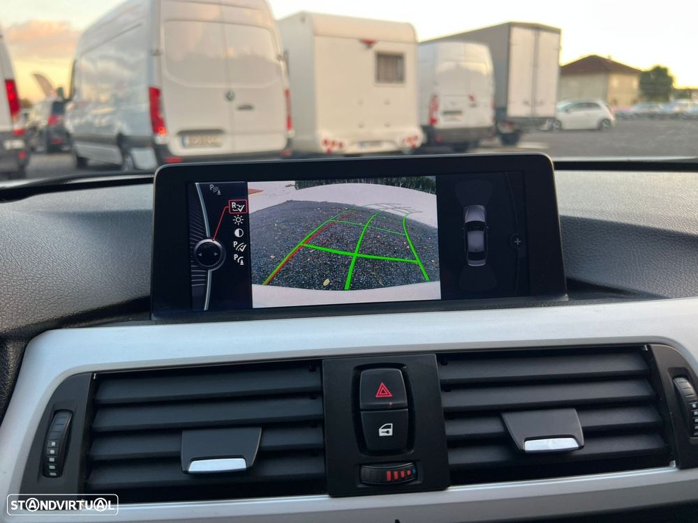 BMW 328 i Auto Line Sport - 46