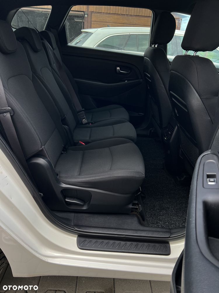 Kia Carens 1.7 CRDi Business Line 7DCT - 11