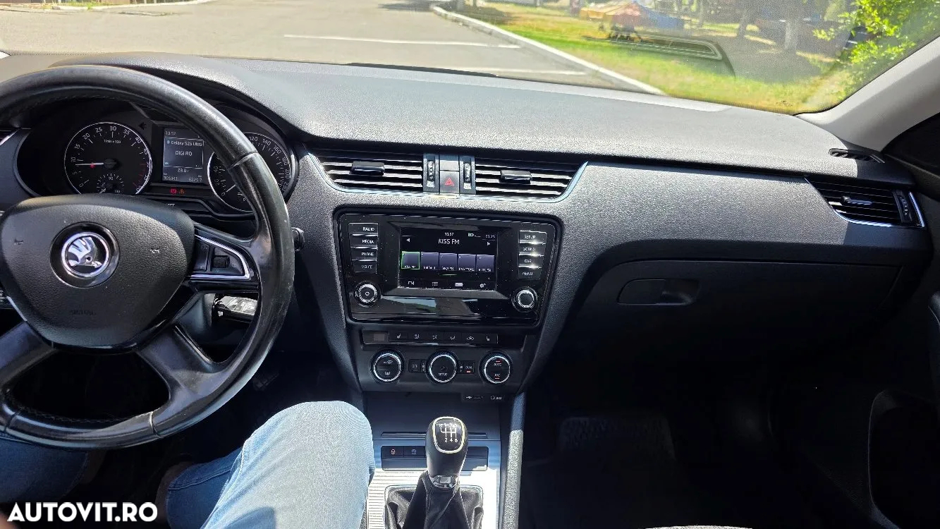 Skoda Octavia 2.0 TDI ELEGANCE - 6