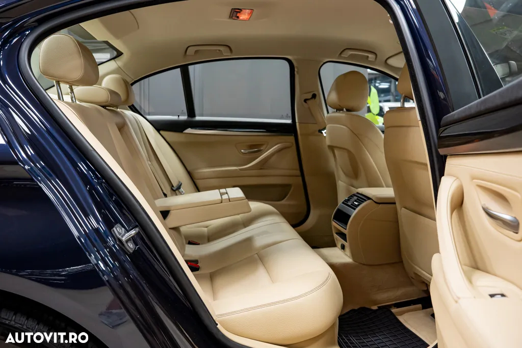 BMW Seria 5 520d xDrive AT - 31