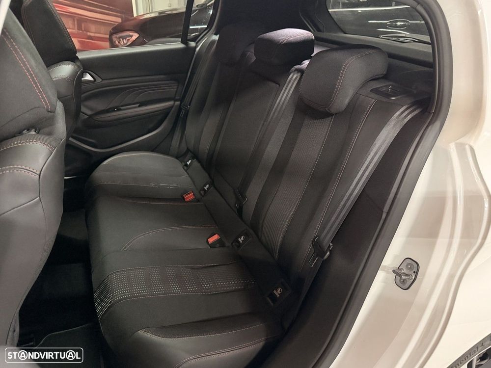 Peugeot 308 1.2 PureTech GT Line EAT8 - 8