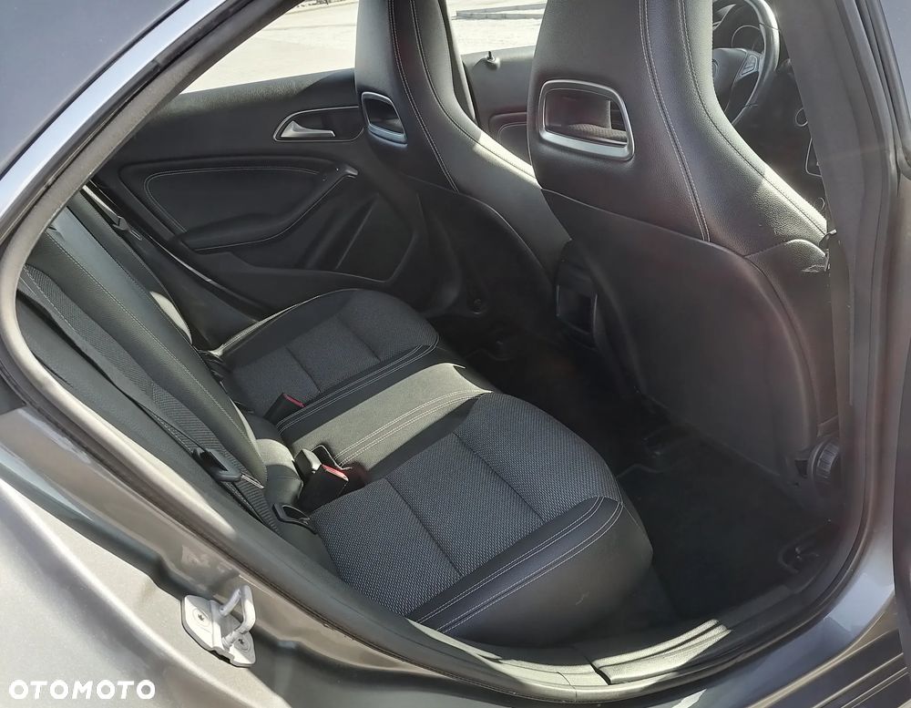 Mercedes-Benz CLA 180 (CDI) d 7G-DCT - 17