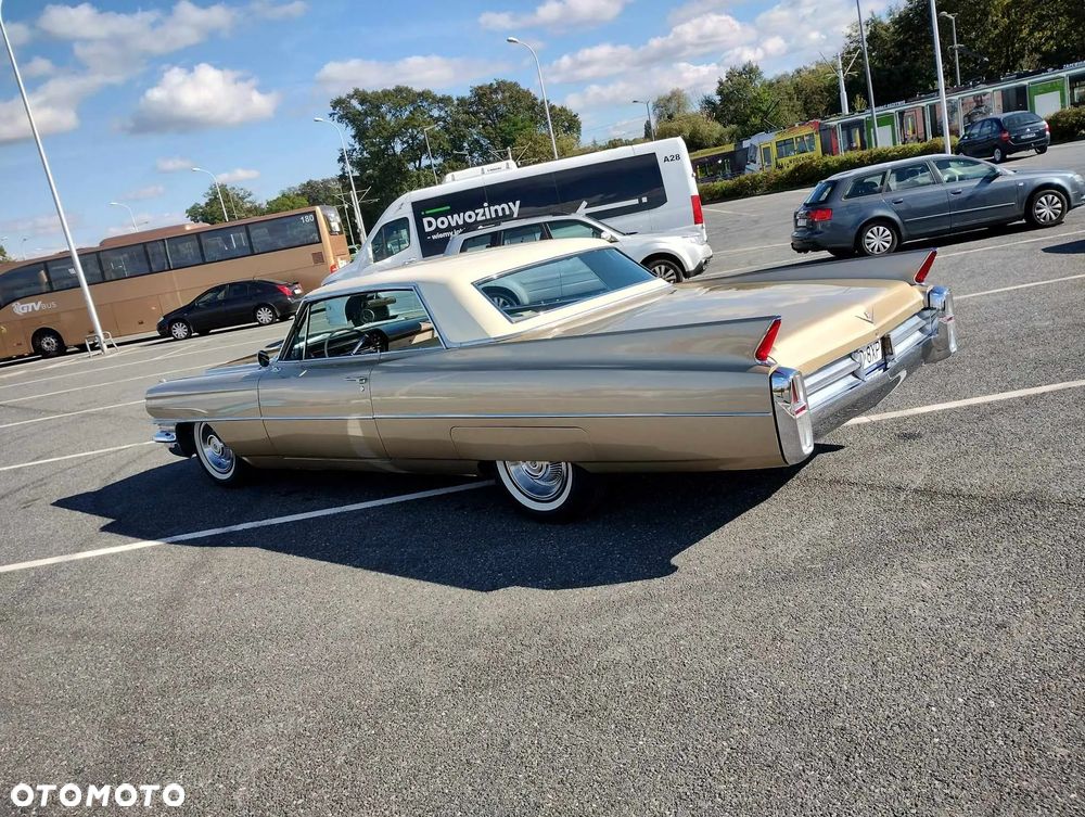 Cadillac Deville - 27