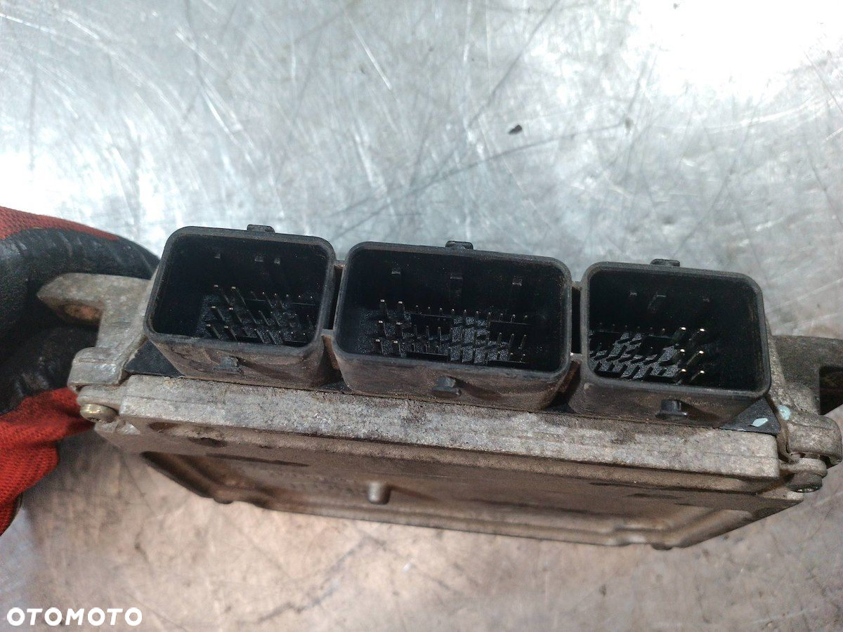 KOMPUTER, STEROWNIK PEUGEOT 206 9647498180  9654722680 1.4 16V - 4