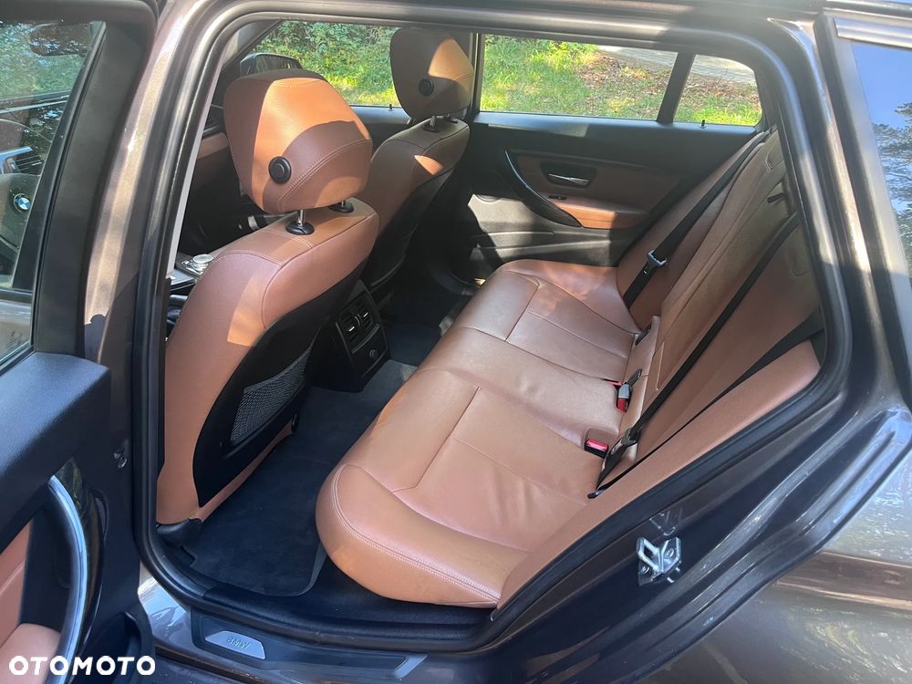 BMW Seria 3 335d xDrive Luxury Line - 17