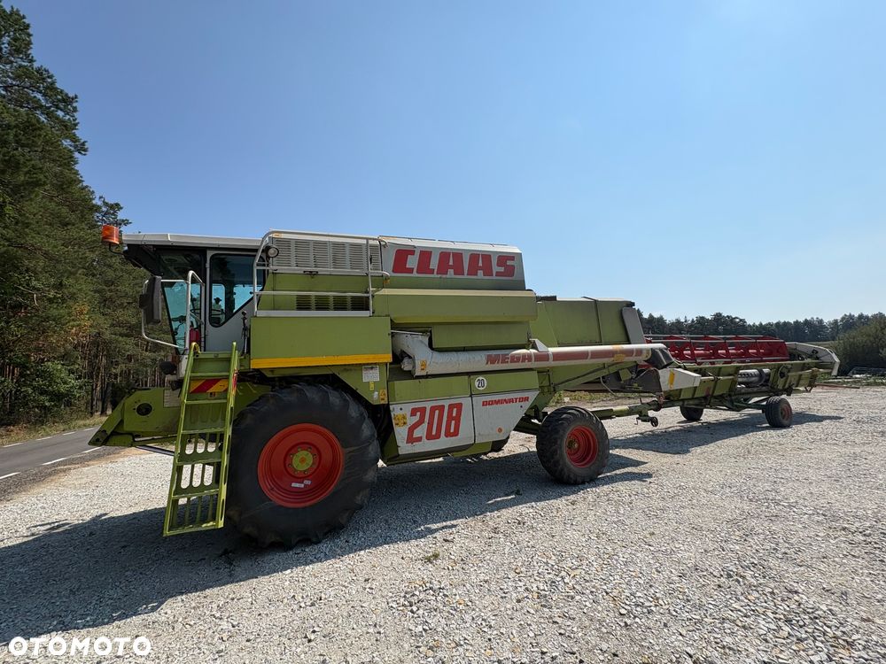 Claas Mega 208 - 1