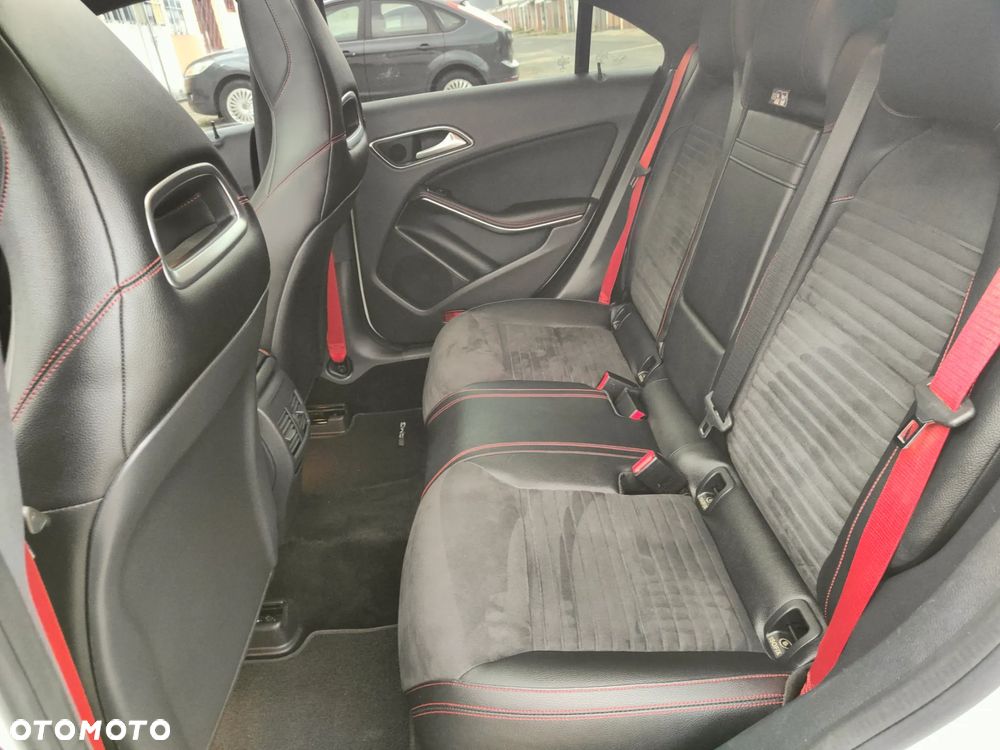 Mercedes-Benz CLA AMG 45 4-Matic - 9