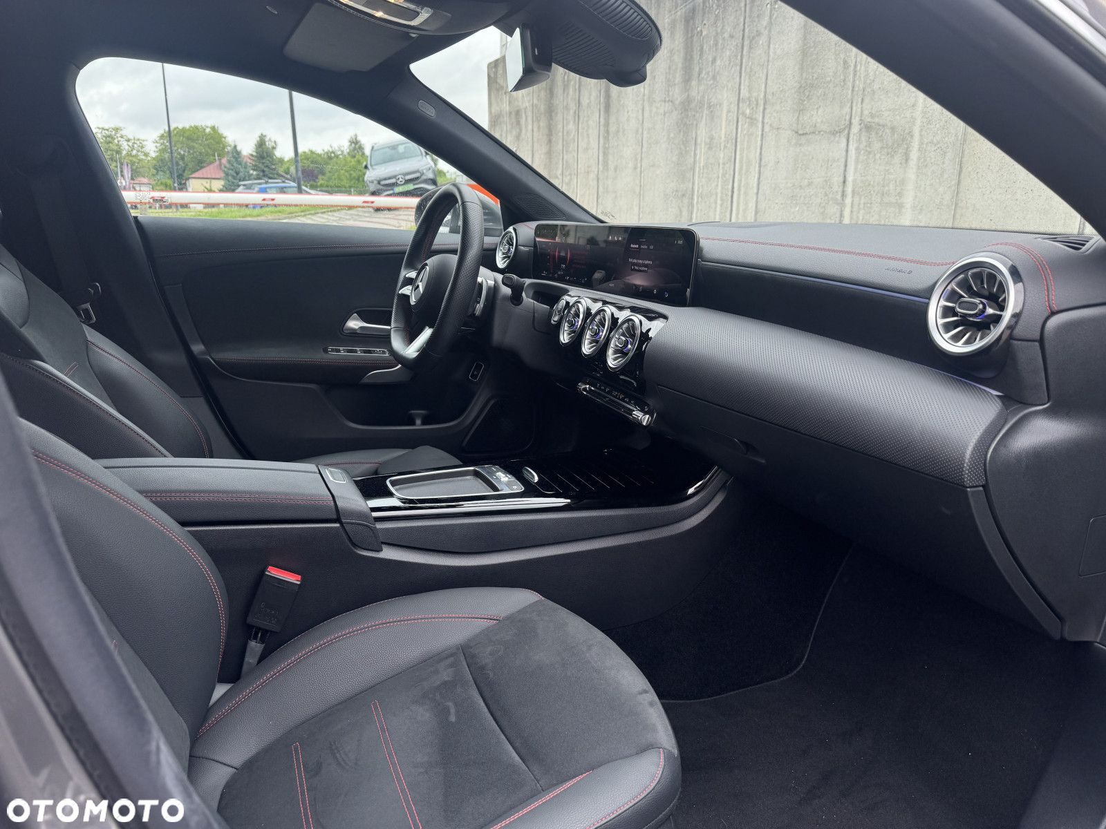 Mercedes-Benz CLA - 16