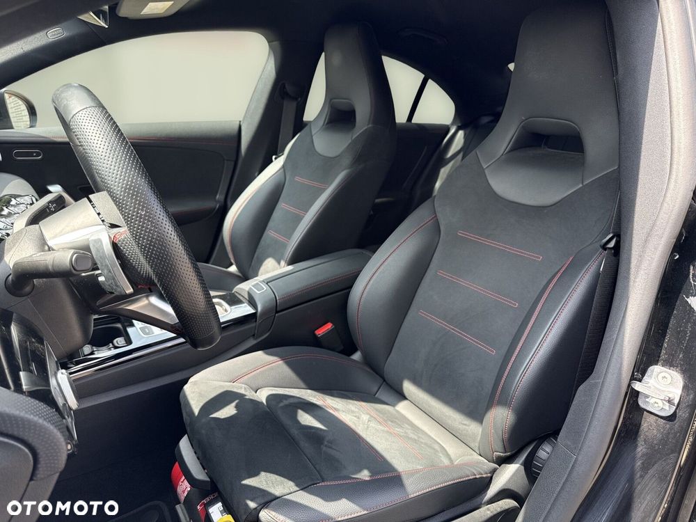 Mercedes-Benz CLA - 16
