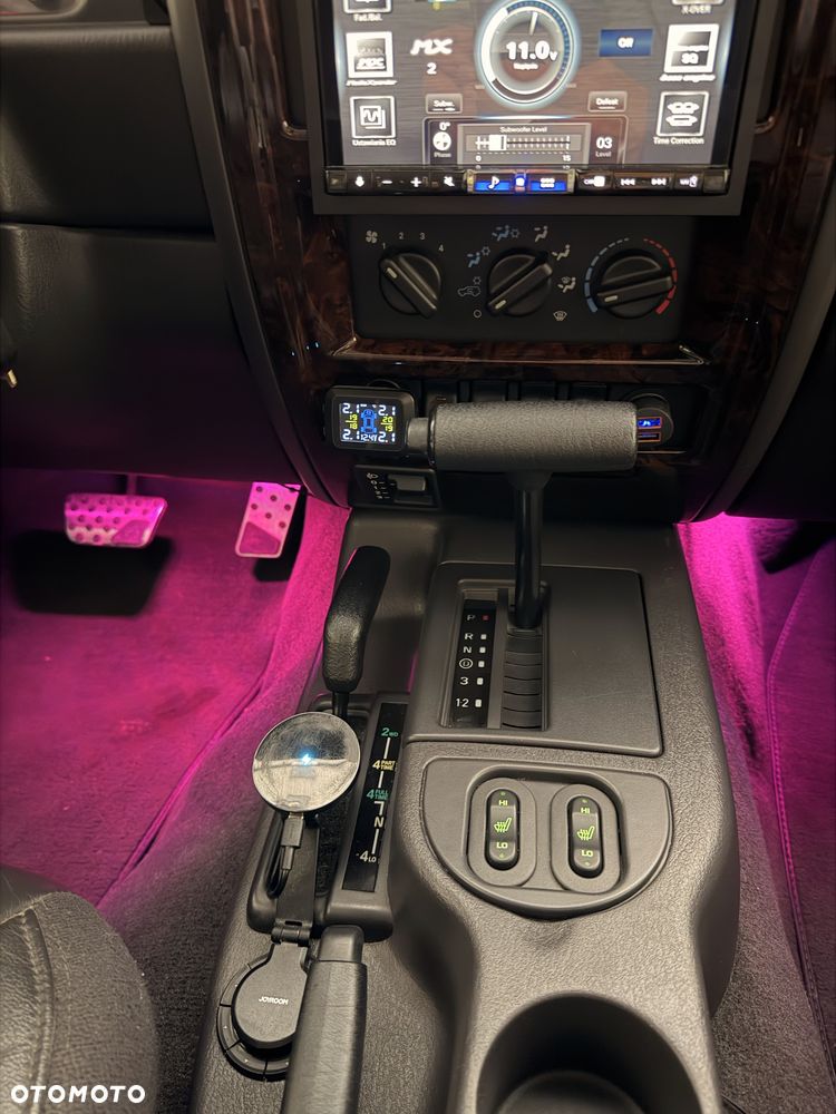 Jeep Cherokee - 4