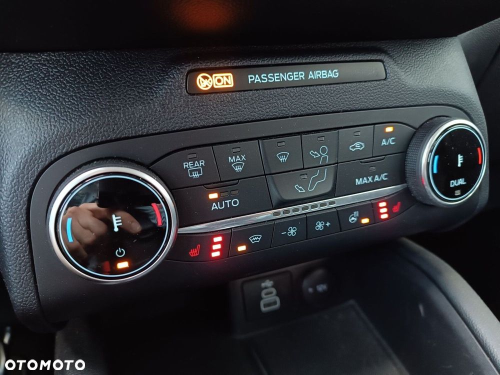 Ford Kuga 1.5 EcoBoost FWD Titanium - 25