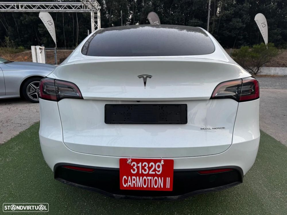 Tesla Model Y Long Range Dual Motor AWD - 29