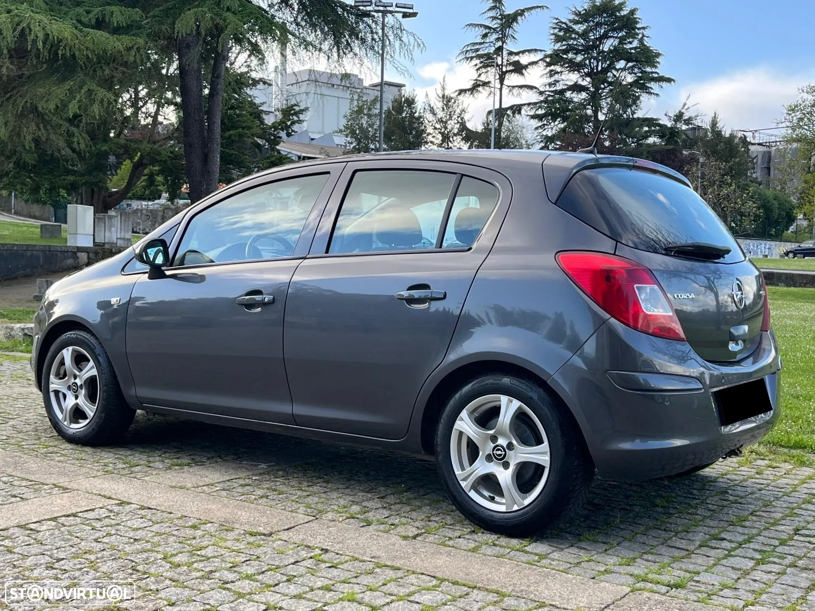 Opel Corsa 1.3 CDTi Cosmo - 2