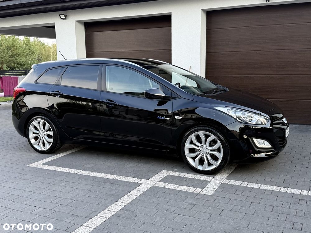 Hyundai i30 i30cw 1.6 Fifa World Cup Edition - 10