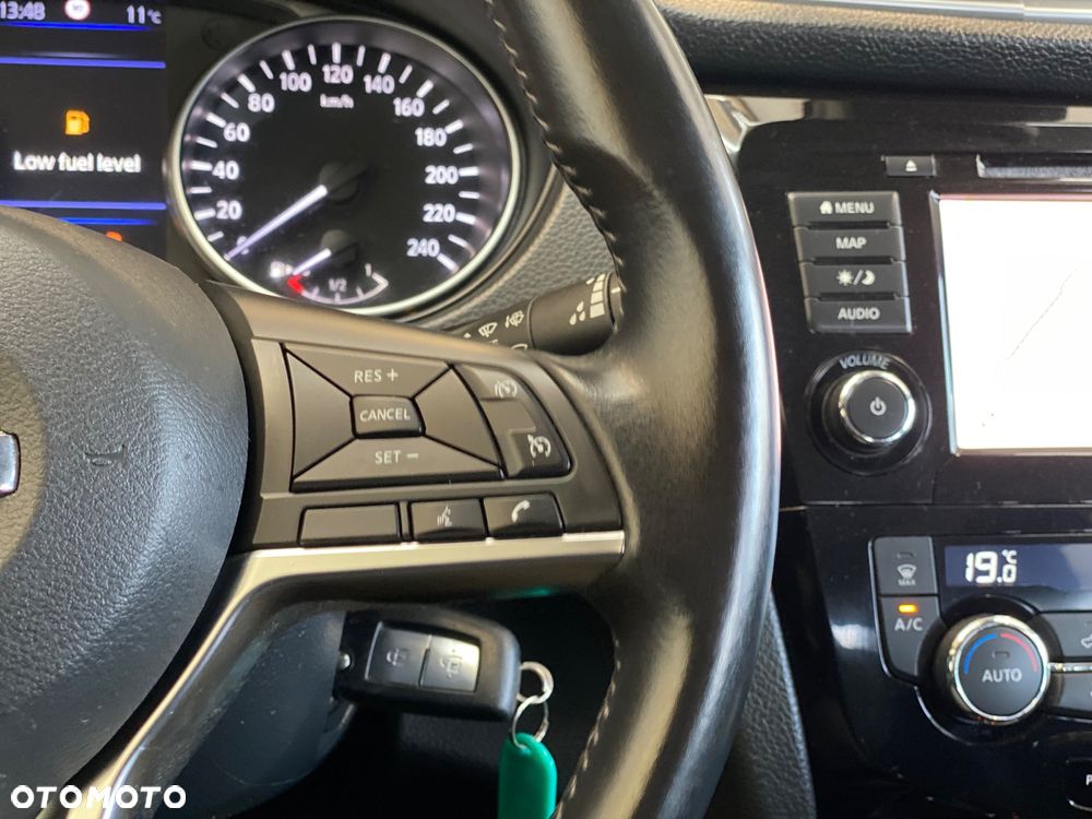 Nissan Qashqai 1.3 DIG-T Acenta DCT - 24