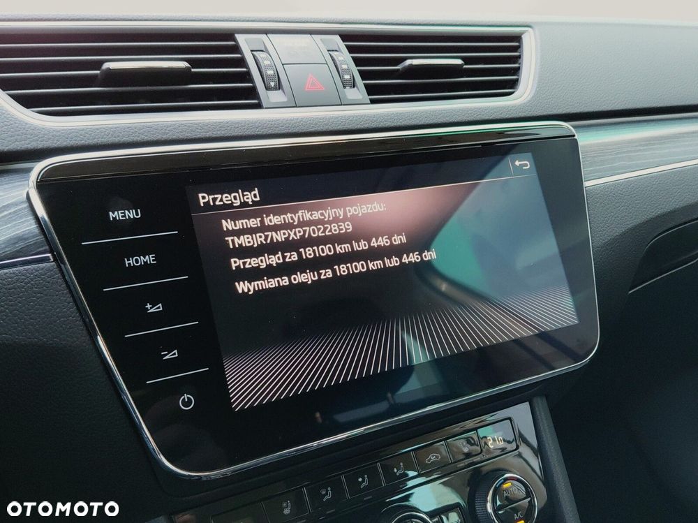 Skoda Superb 2.0 TDI SCR Style DSG - 30