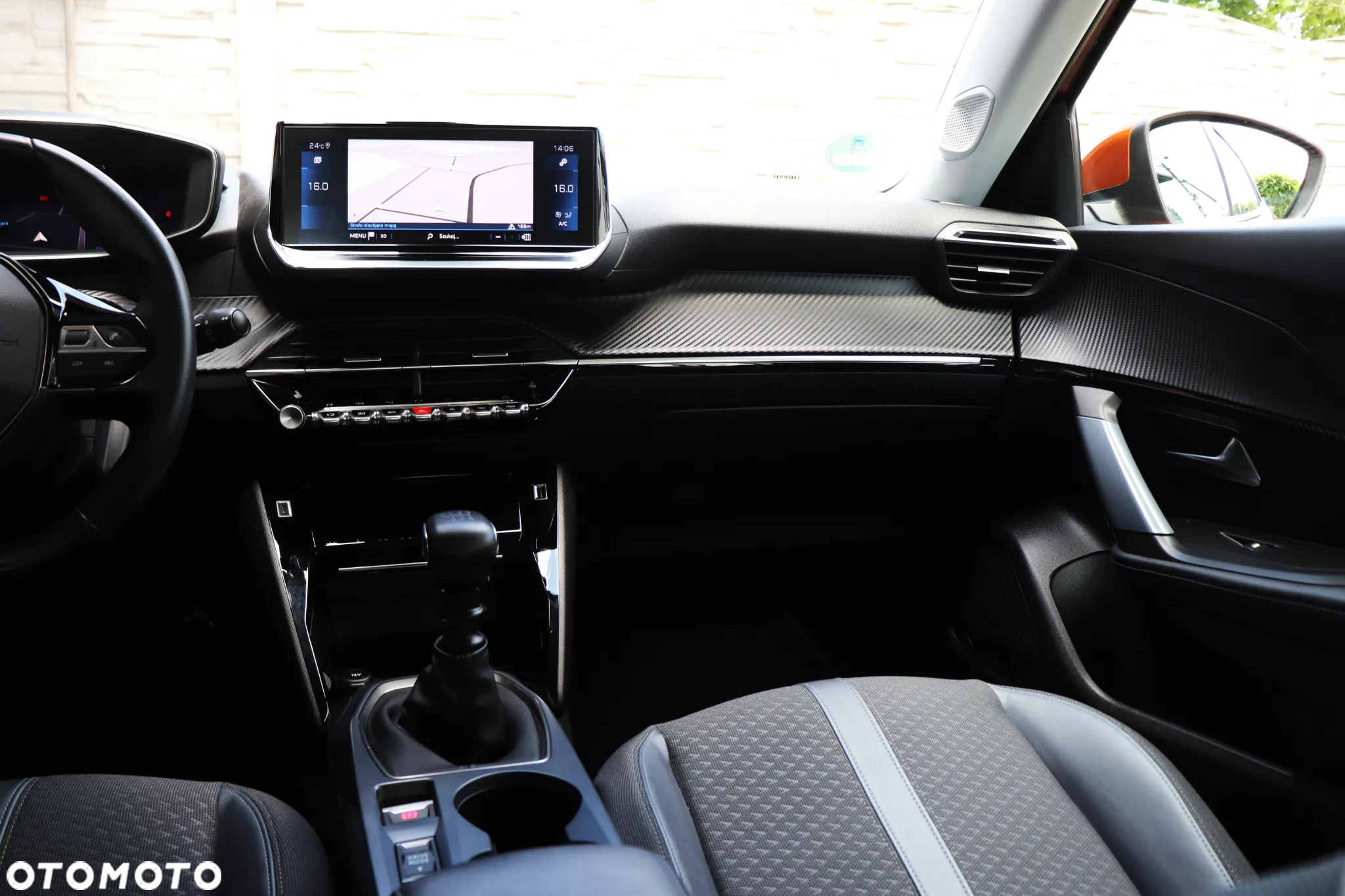 Peugeot 2008 1.2 PureTech Allure S&S - 26