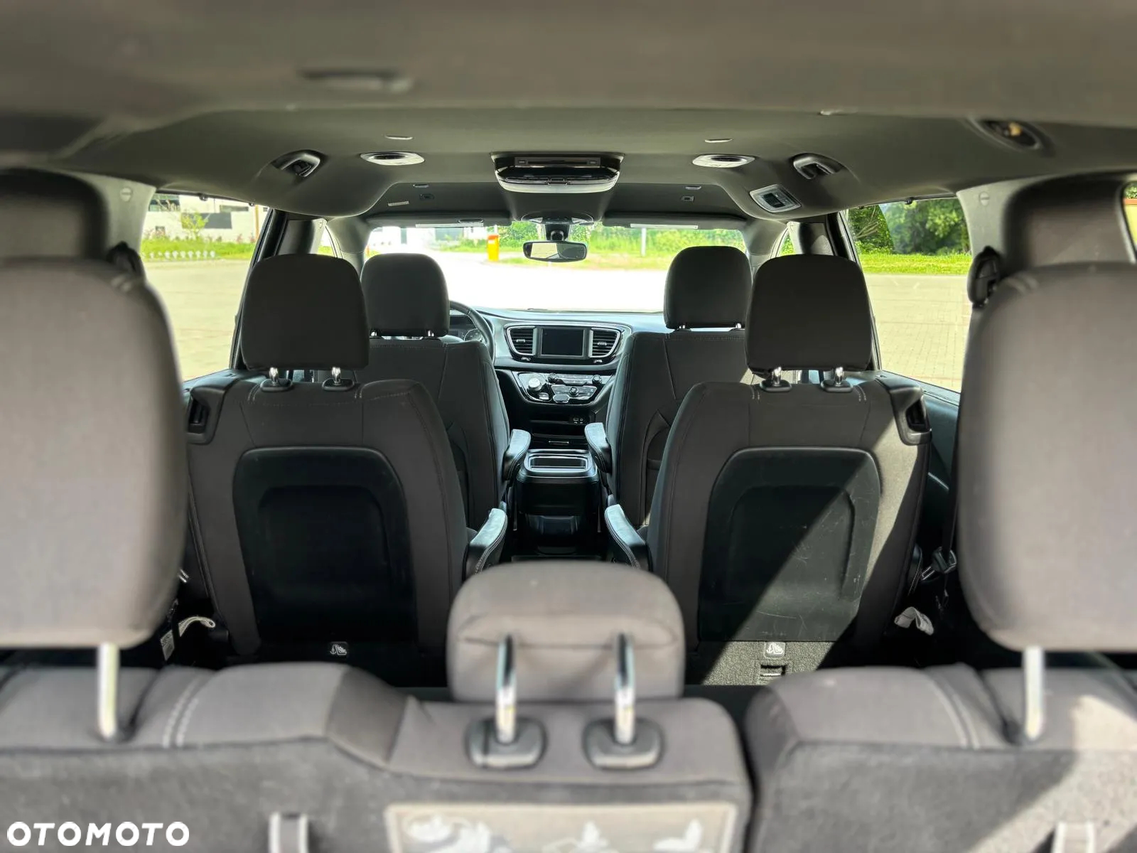 Chrysler Pacifica - 32