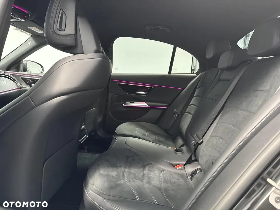 Mercedes-Benz Klasa E 300 de PHEV 4-Matic AMG 9G-Tronic - 19