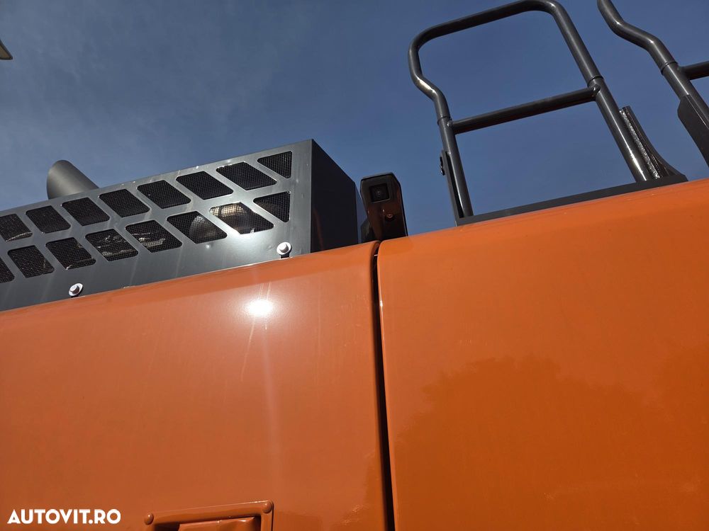 Hitachi BRATE LUNGI la 18m, Cupa 1,3mc, ZX350-7, masa operatinala 40 tone, adanc sapare 15m, FULL OPTION, posibilitate leasing 5 ani cu rata lunara 5.725eur, camere spate si laterale, produs in JAPONIA, PROMOTIE 295.000 EUR+tva - 12