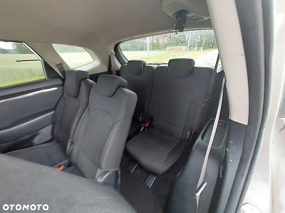 Kia Carens 1.7 CRDi L 7os - 16