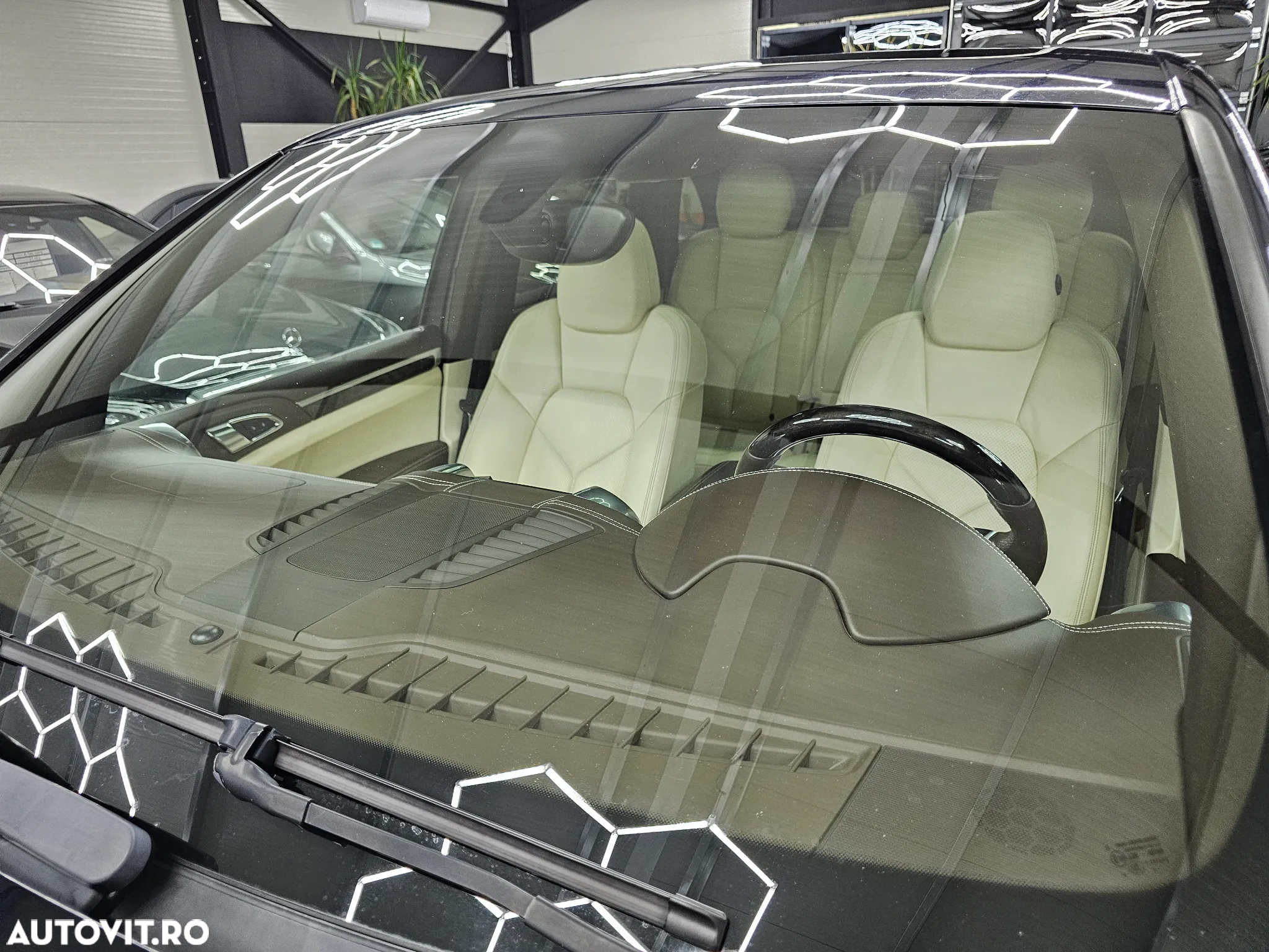 Porsche Cayenne S Hybrid Tiptronic S - 28
