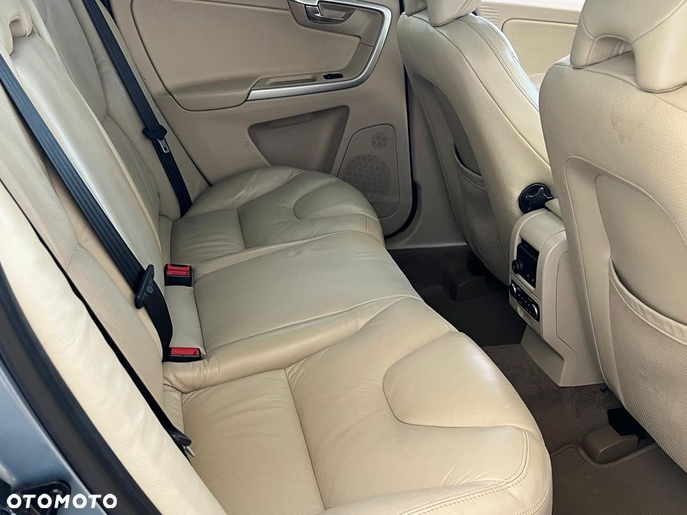 Volvo XC 60 T6 AWD Kinetic - 18